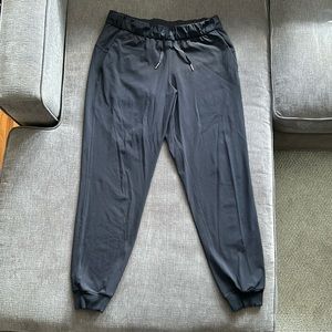 Lululemon On the Fly Jogger *luxtreme size 8